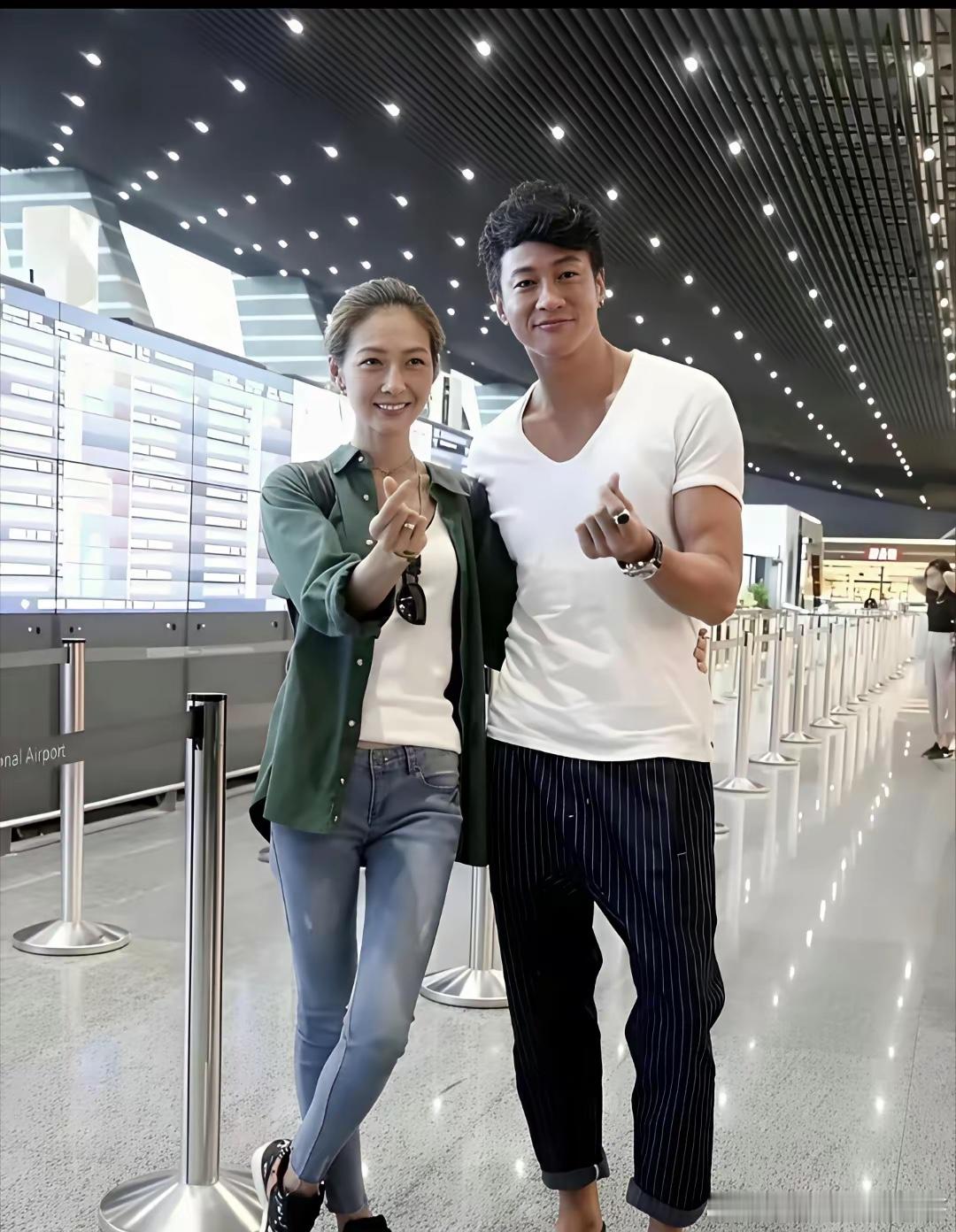 何润东这眼光，找的老婆老漂亮了！