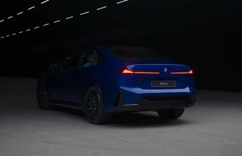 宝马新世代i3长这样，基于NeueKlasse概念车而来。汽场全开