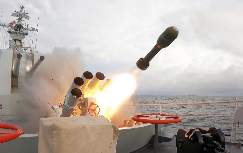 高市早苗辞职了？日本首相高市早苗正面临执政以来最大危机！东京街头万人高喊"立即辞