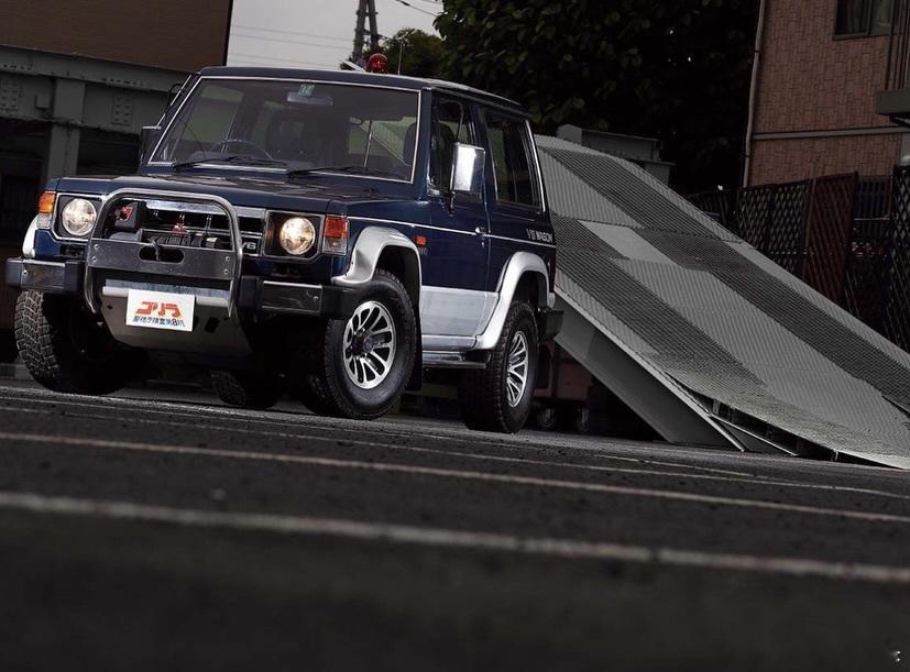 帕杰罗20世纪80年代日本侦探剧《东京市政厅调查班》中出现的PajeroV