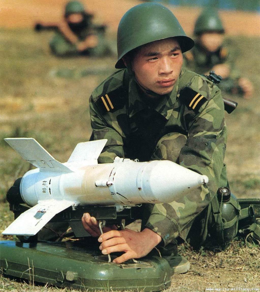 [呲牙笑]当年也不知道造了多少红箭-73反坦克导弹——红箭-73在近半个世纪