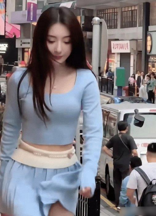 方媛怎么突然那么漂亮了？长发披肩，好像张柏芝啊！感觉比张柏芝好看，而且38岁了，