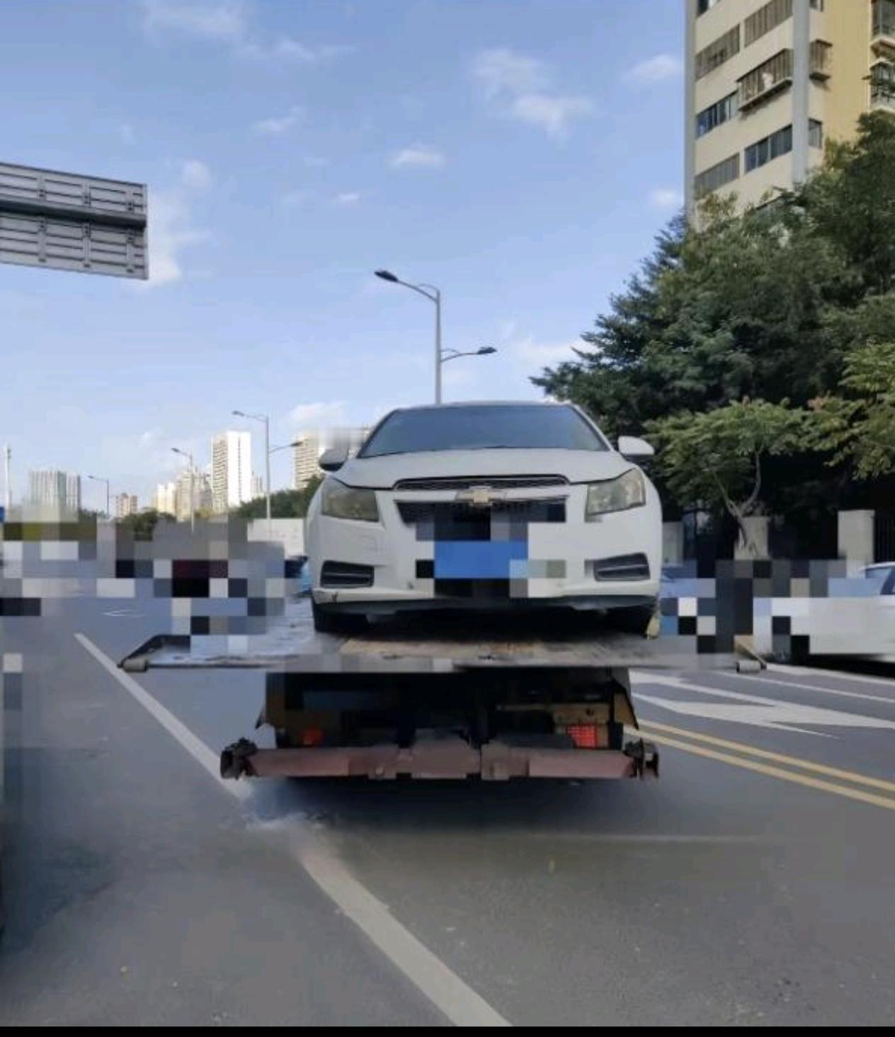 陕西咸阳，一车主置换新车，把旧车交给4S店申请报废，本以为除了国家补贴，还能拿到