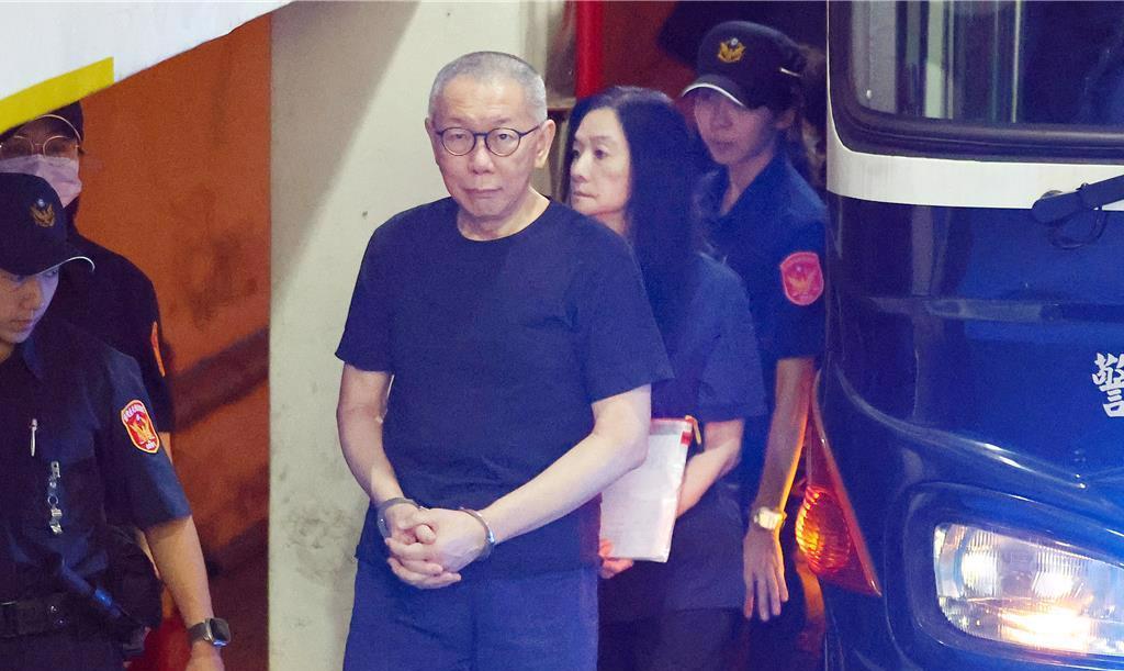 朱立伦吁赖政府释放柯文哲，最新民调出炉国民党主席朱立伦在823第二波大罢免投票