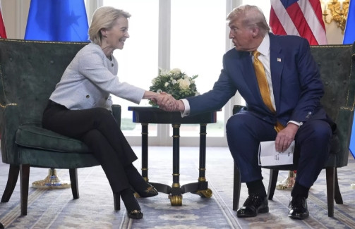 欧盟高官离开中国后，转头就跟美国达成了贸易协议。这个结果是可以预料到的，那就是