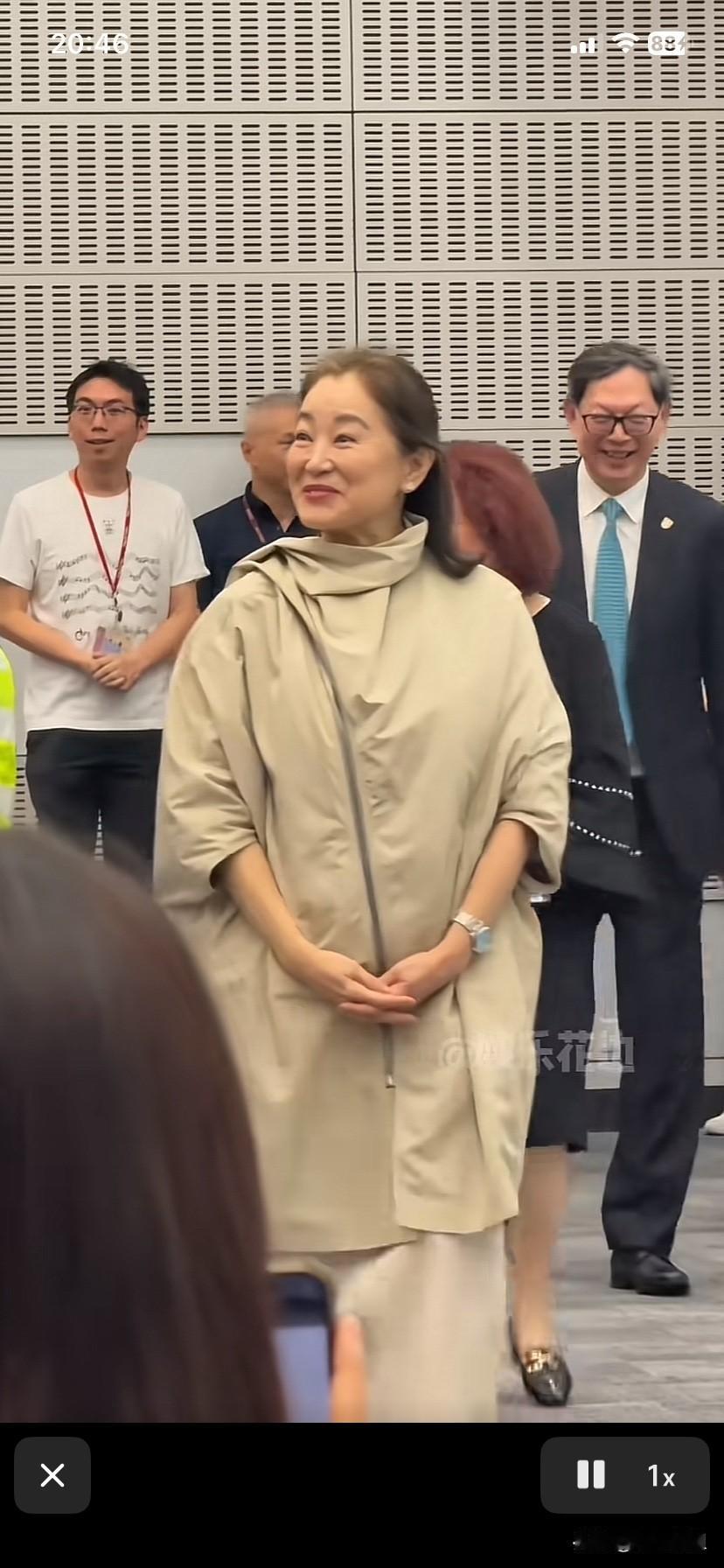 林青霞有70岁了吧！这精神状态哪里像这么大的老人！从年轻美到老的女人！岁月