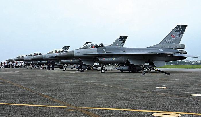 美国的这一做法，显然已经触碰了我们在台海问题上的底线！因为要同台军进行“联合作战