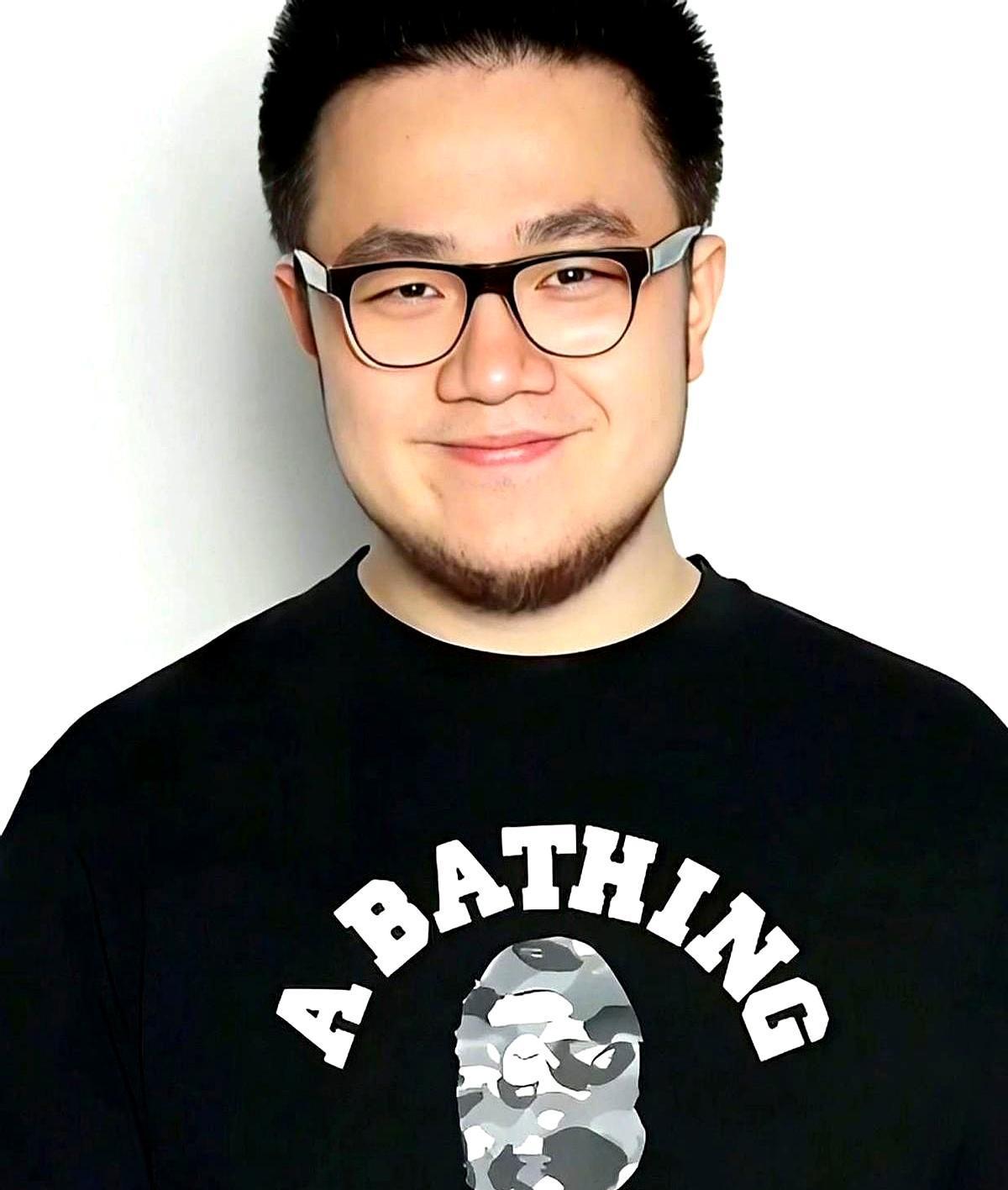 半年直播赚了3600万，巴图扭头就让两个儿子跟了宋丹丹姓“宋”。这记耳光，打得