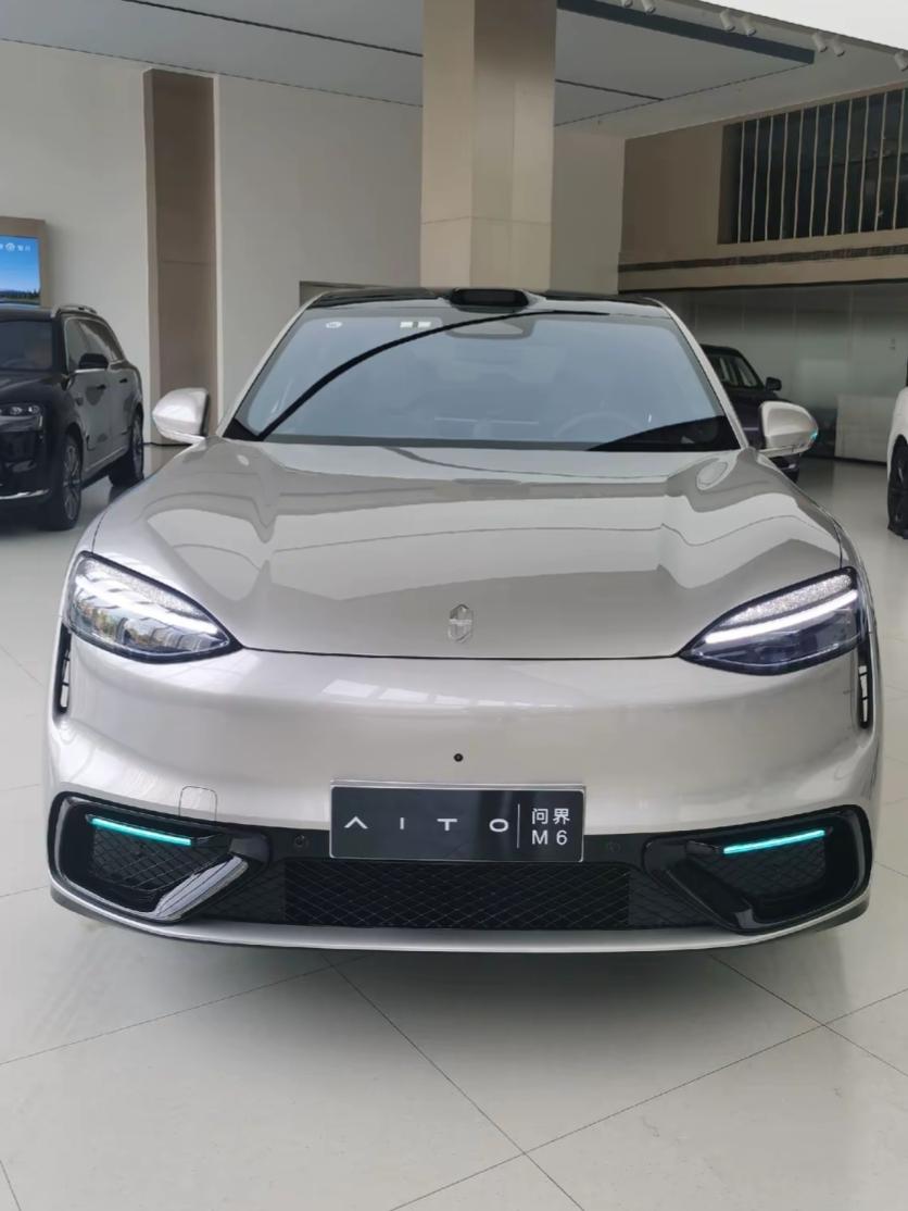 我认为的问界M6应该是比较类似于M7车身姿态的。问界的规矩就是8像9，7像8，6