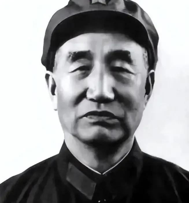 广州起义失败后，徐向前从指挥部抓走两把银元，后来起了大作用！1927