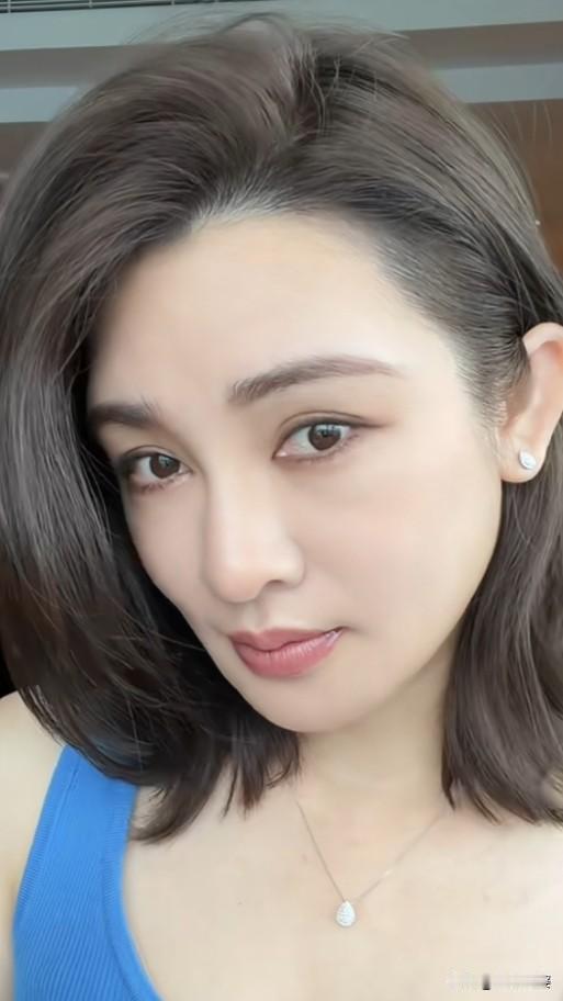 化妆用了快一个小时了，结果就这样。