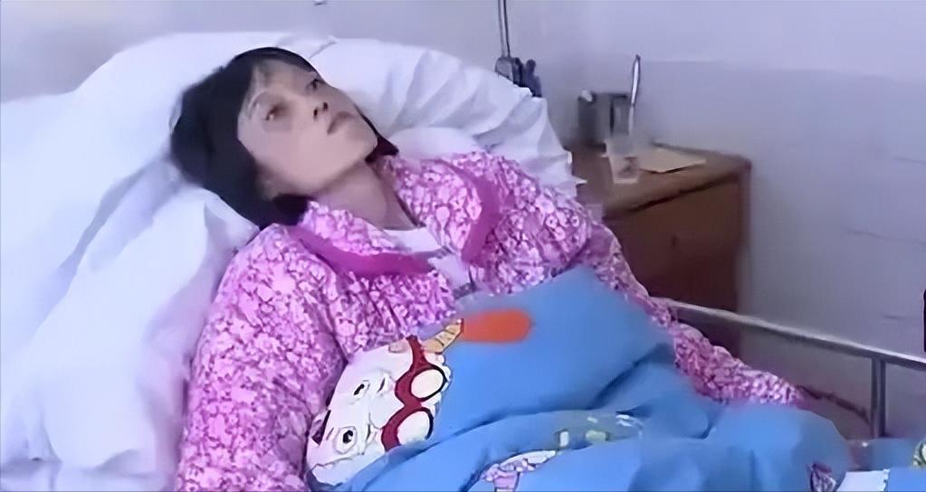 2016年，湖南一单亲妈妈身患癌症，临终前打算将11岁和8岁的儿子托付给亲戚，谁