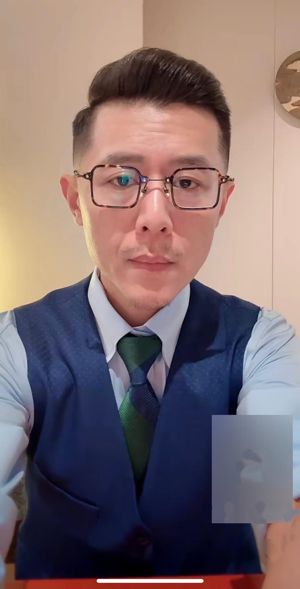 连麦男子：冰哥，我刚跟谈了五年的女朋友分手。她说跟我在一起看不到未来，说我一个
