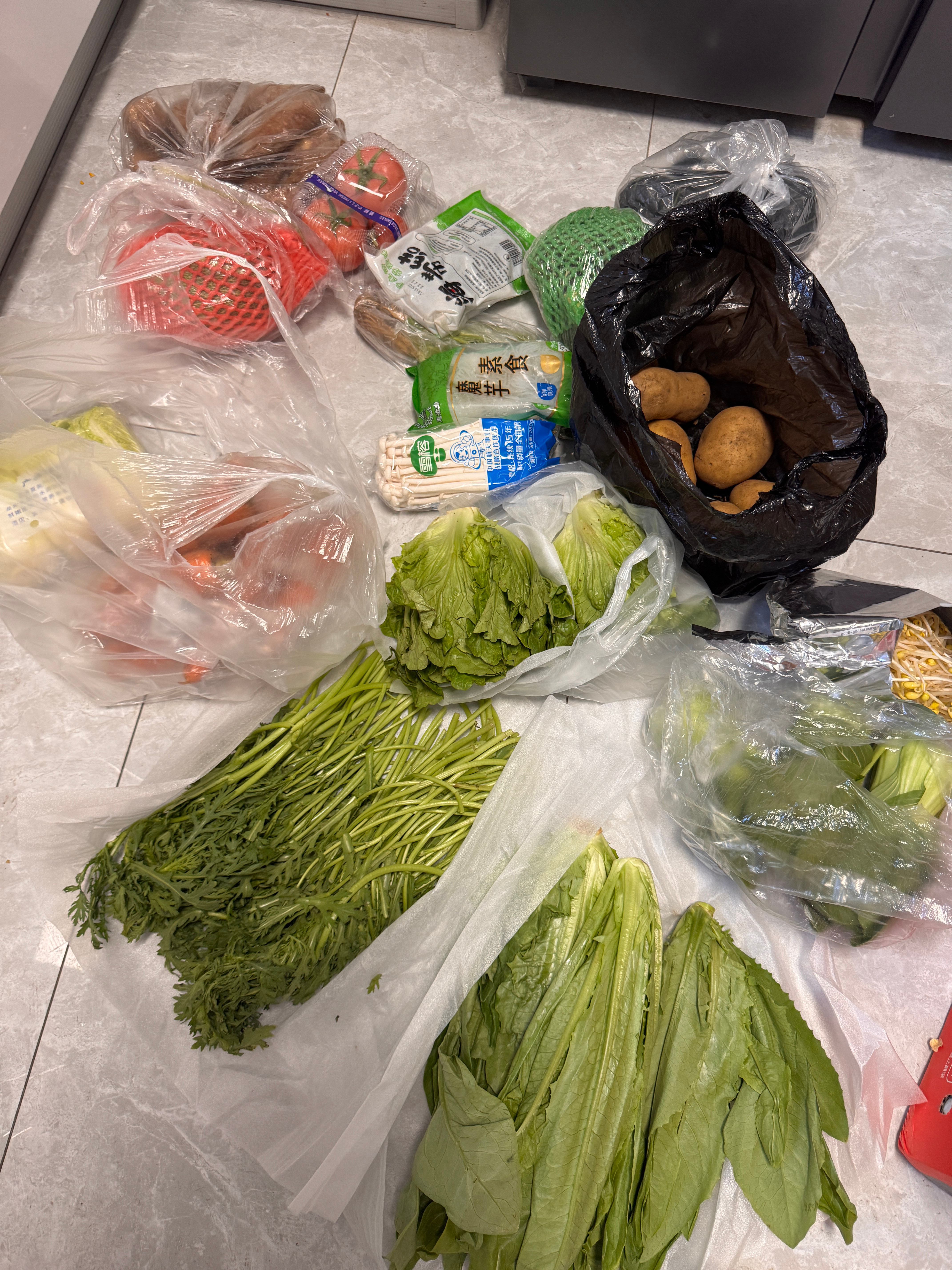 真的疯了，最近很热爱做饭了自从点外卖点到一个侏罗纪时代的干锅鸡爪之后我就爱上了自