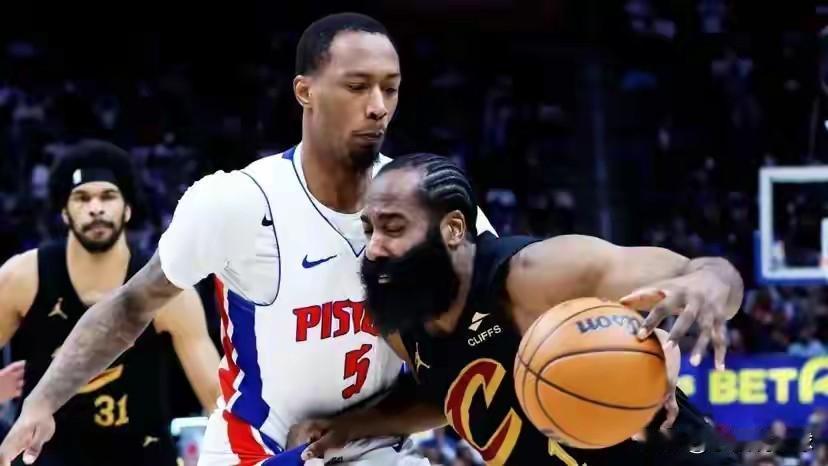 不出意外，NBA本赛季4支球队夺冠的概率大致如下:一，马刺队（夺冠概率40