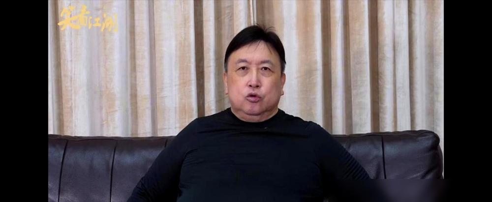 王晶炮轰：刘德华影帝，颁错了你攥皱了写满3页的获奖感言，台上忽然念出刘德华的