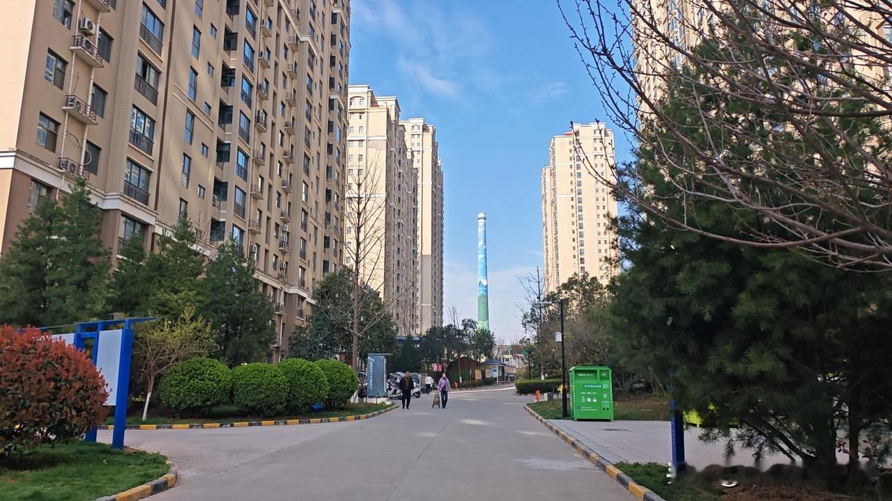 晒出你的本地生活西安富力城这个小区着实有点可惜呀，紧靠地铁口，小区绿化特别好，曾