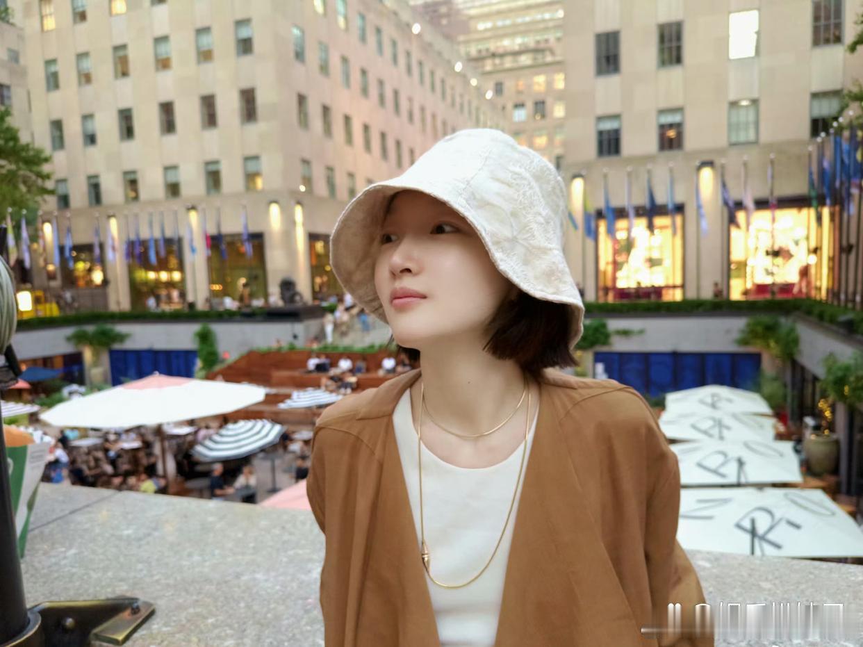 1.周冬雨答应上旅行综艺就是为了洗白口碑，这一季能不能火不清楚，但撞上了最抓马那