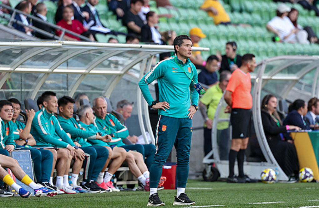 3月31日下午，中国男足在澳大利亚墨尔本进行的国际足联系列赛次轮比赛中，以0比2