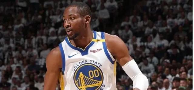 还在漫天要价，勇士管理层真不想放走库明加！据NBA名记Fischer表示太阳对