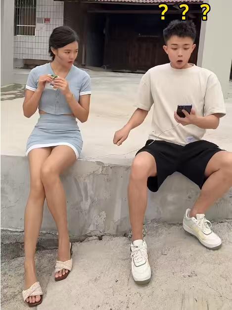 相亲遇到了假装清纯的女网红！幸亏刷视频发现了！