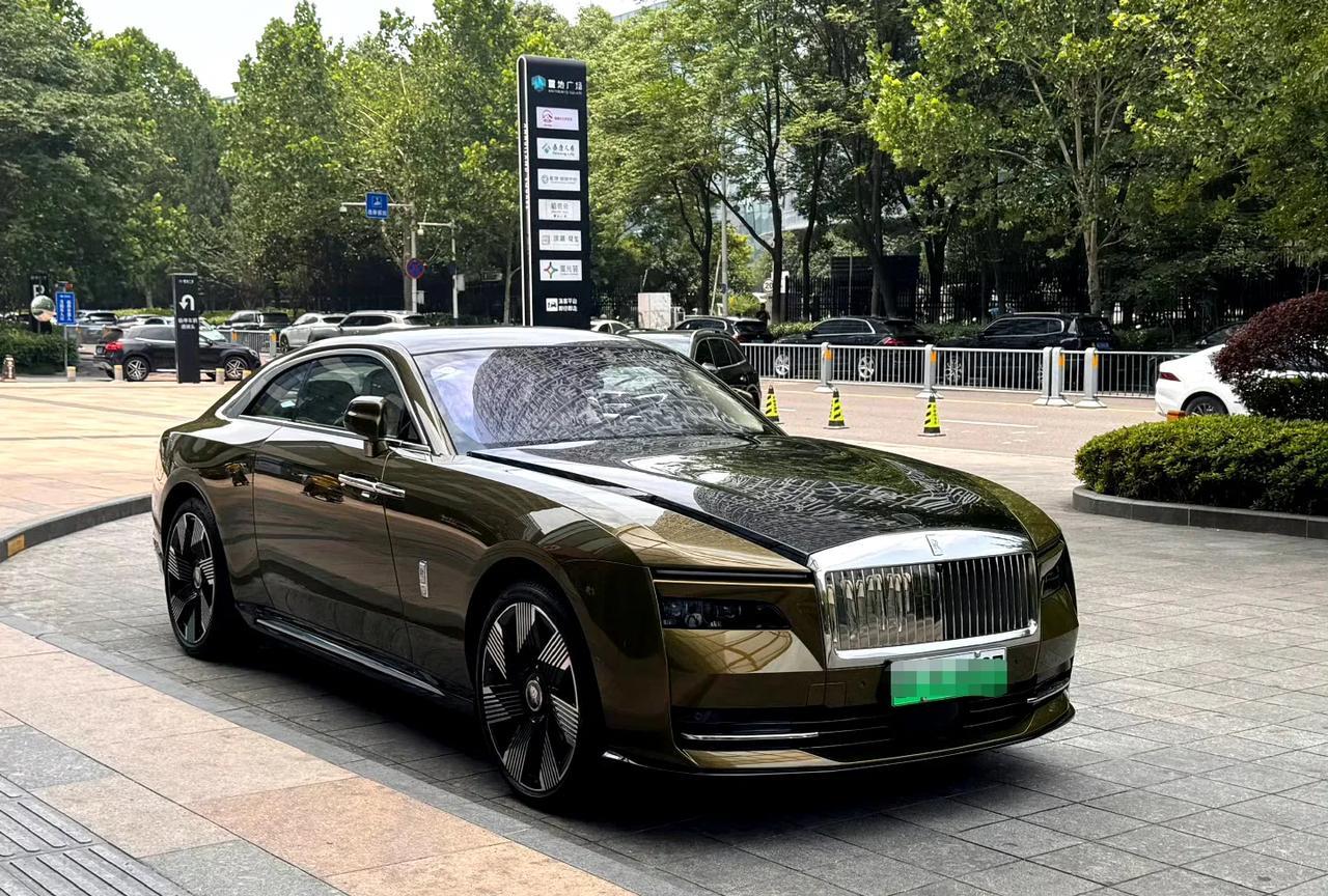 网友：闪灵外观好像也没比尊界好看多少啊？