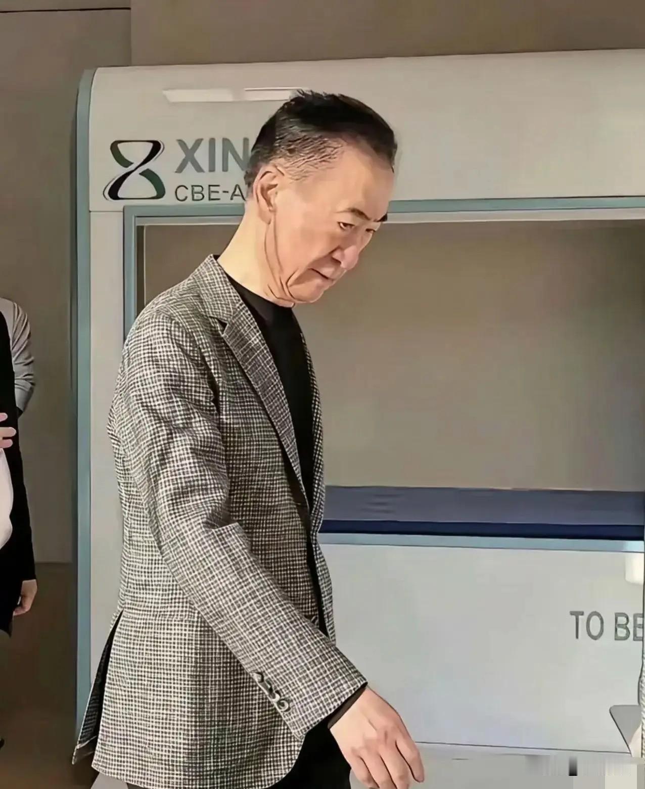 王健林又卖东西了，这次是HYROX。47亿的估值听着不少，可你猜怎么着？盈方