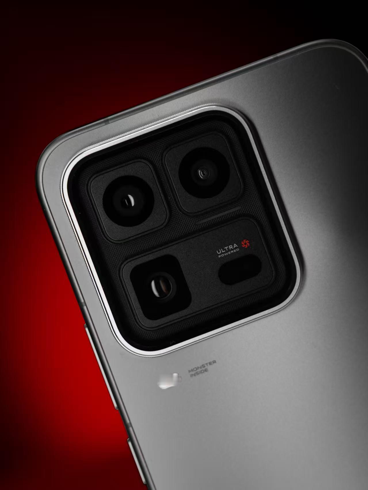 iQOO15Ultra外观绝对是科幻，先拍几张后面揭晓大的