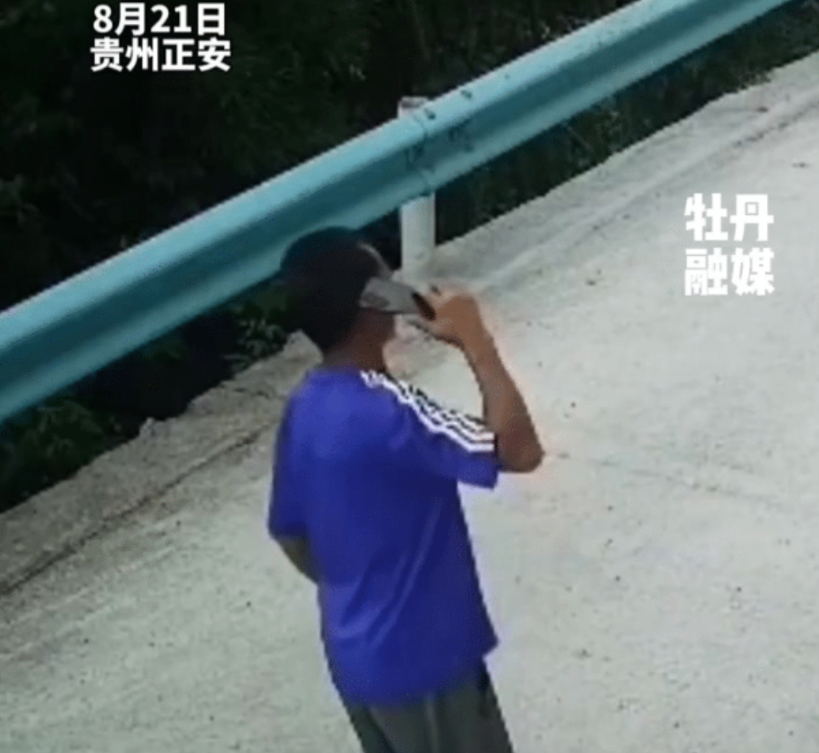 万万没想到，贵州一男子在工地上班没时间收玉米，下班回来却发现家门口堆了很多玉米，