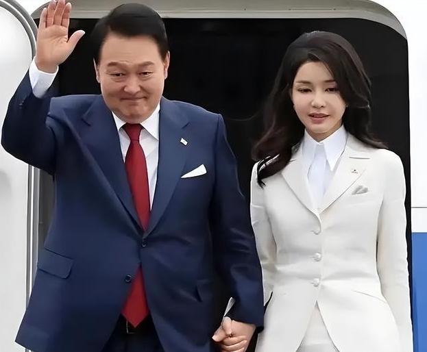 为什么李在明可以“大赦天下”，却唯独对尹锡悦夫妇赶尽杀绝，甚至连最后一丝尊严都不