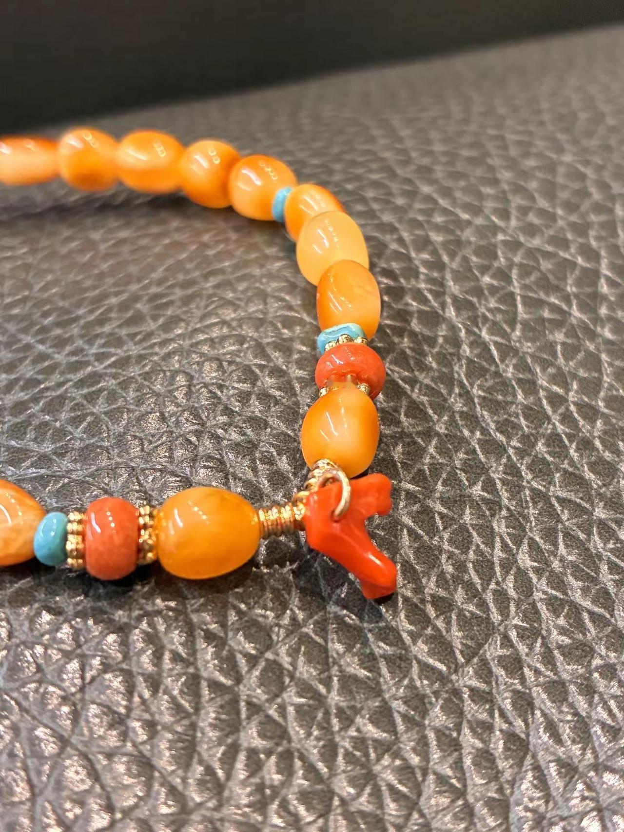 又是一条孤品🧡原创设计三弟的串儿🐾蜜蜡珊瑚