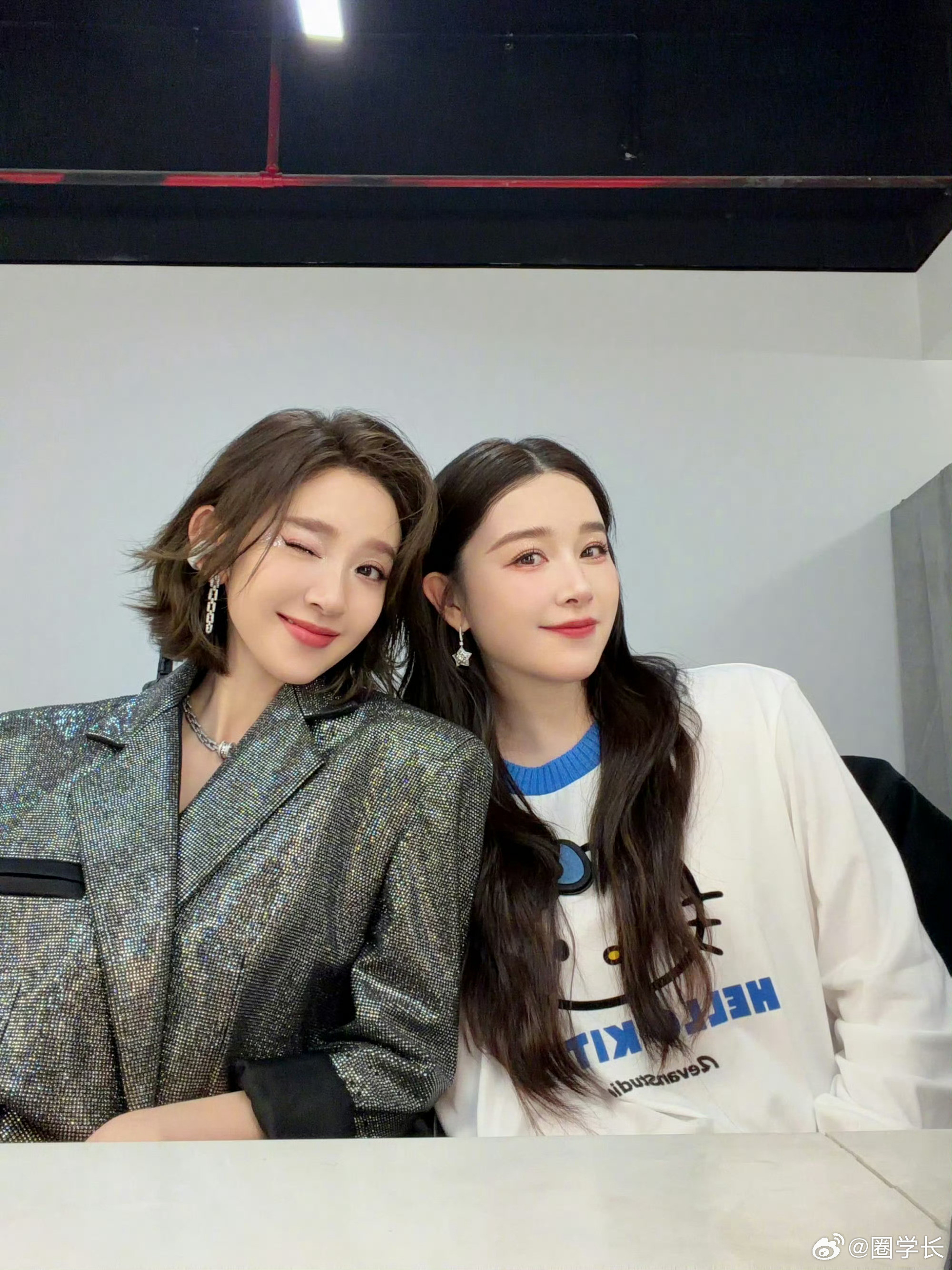 唐艺昕回应阚清子两位姐姐都是特别优秀的存在，看到她们俩人同框真的很戳心，阚清子产