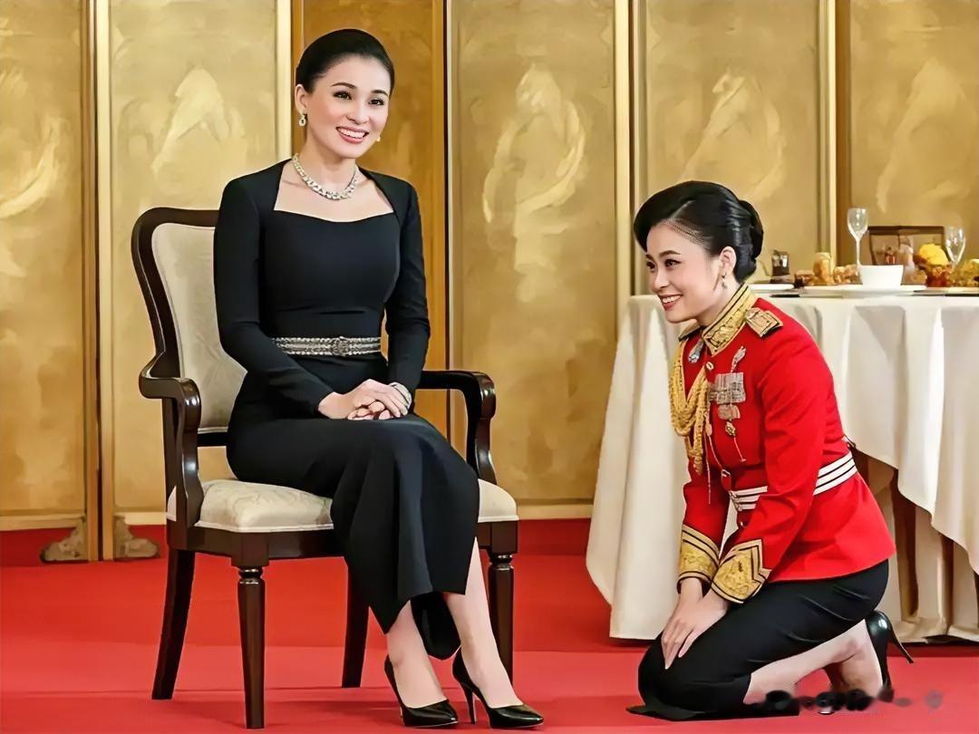 泰国王后苏提达太美了！泰国王后苏提达，一袭黑衣显得稳重，笑起来真好看！气质非凡
