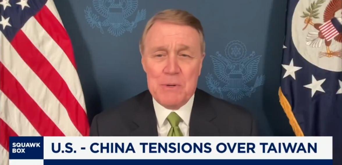美国驻华大使对特朗普涉台表态进行了“纠正”操作，言论不简单！美国驻华大使庞德