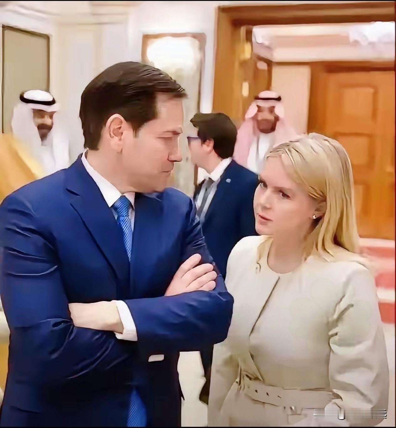 说真心的，在美国那帮政客里，也就卢比奥和卡罗琳算是活明白了。美国政坛顶级