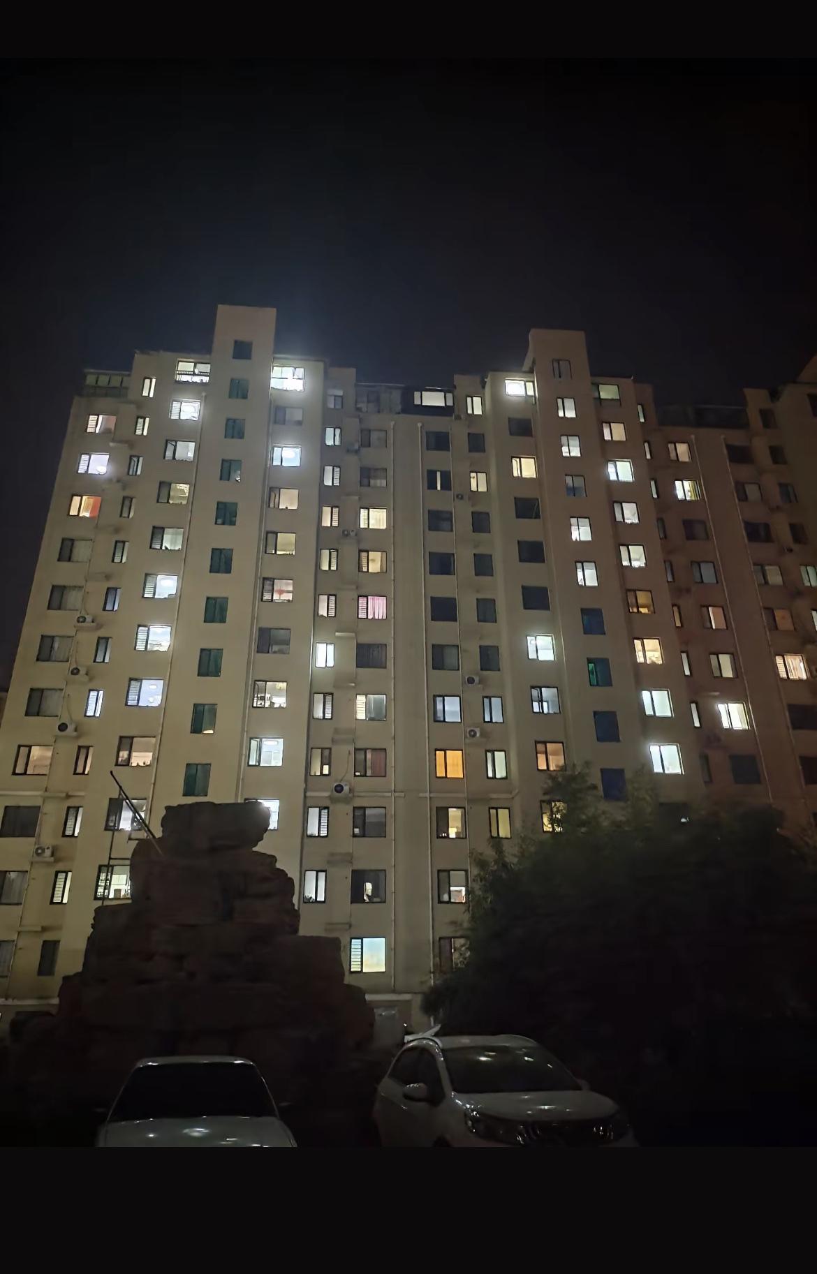 昨晚散步时，听到一位妈妈与家人讨论教育问题时，语气非常激动，差不多歇斯底里地喊叫