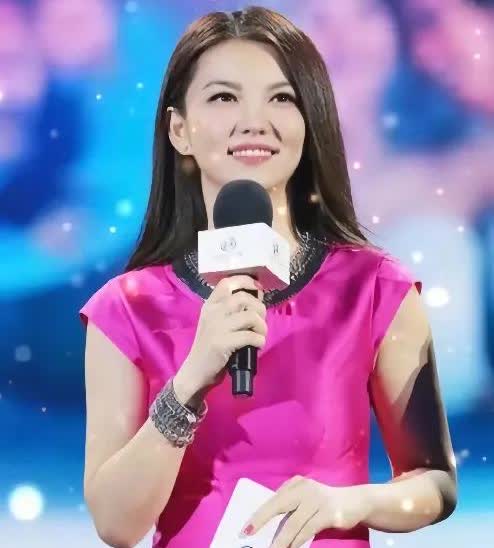 李湘一句“我瘦过，你富过吗？”怼得网友哑口无言。她曾骨感窈窕，如今珠圆玉润仍底气