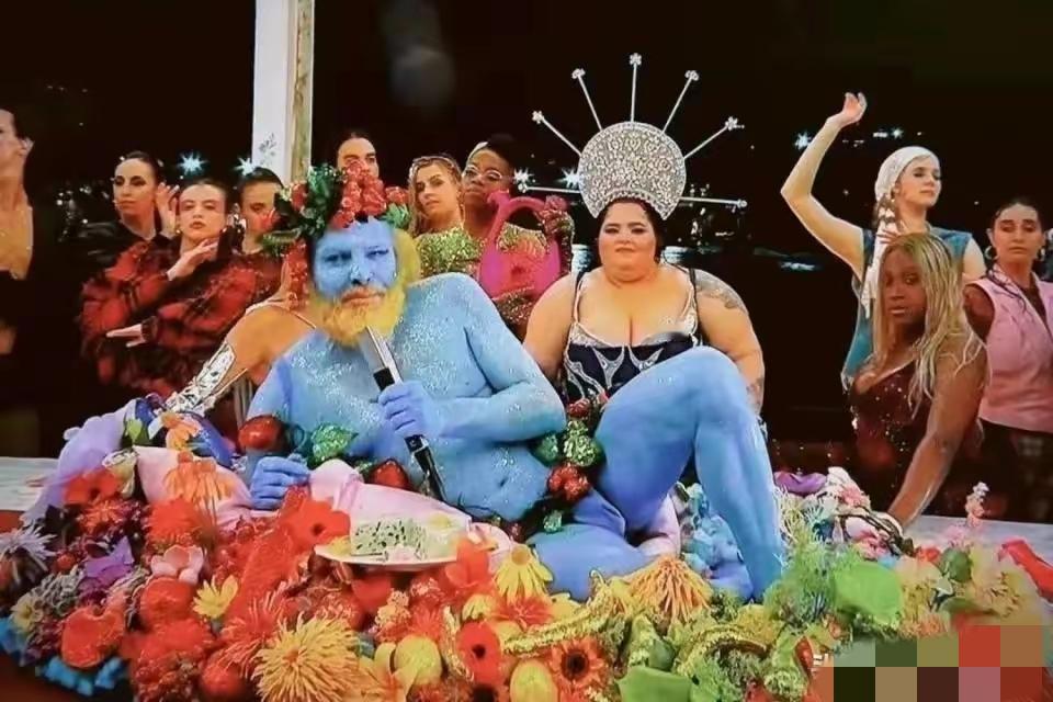 巴黎奥运会开幕式上的蓝精灵形象，当初亮相时让不少人觉得难以接受，甚至引来全球范围