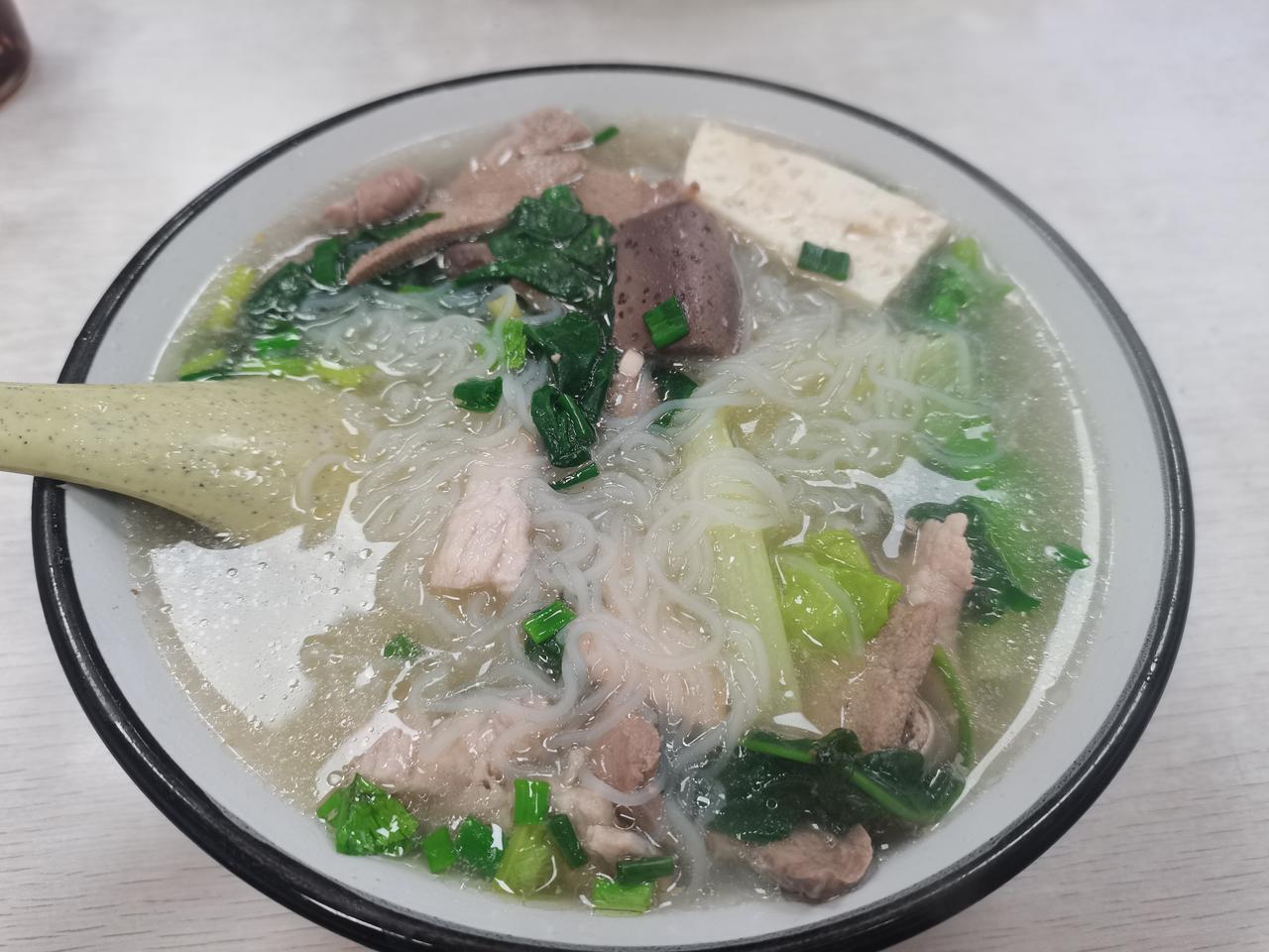 成年人的无奈春节后刚回来开工才十多天，接到妈妈住院的消息，不得不请假再回老家一