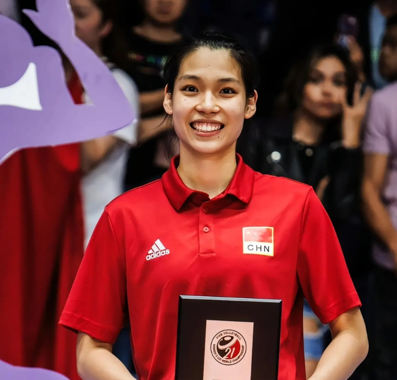 【庄宇珊，非常幸运】没什么伤病、22岁就可以到意甲打球，应该说，福建女排名将庄