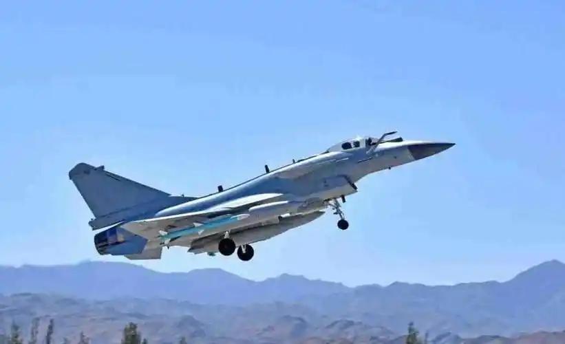 苏-30击落歼-10CE？巴方刚给战机涂上“阵风战果”，印度转头就出招，反将一军