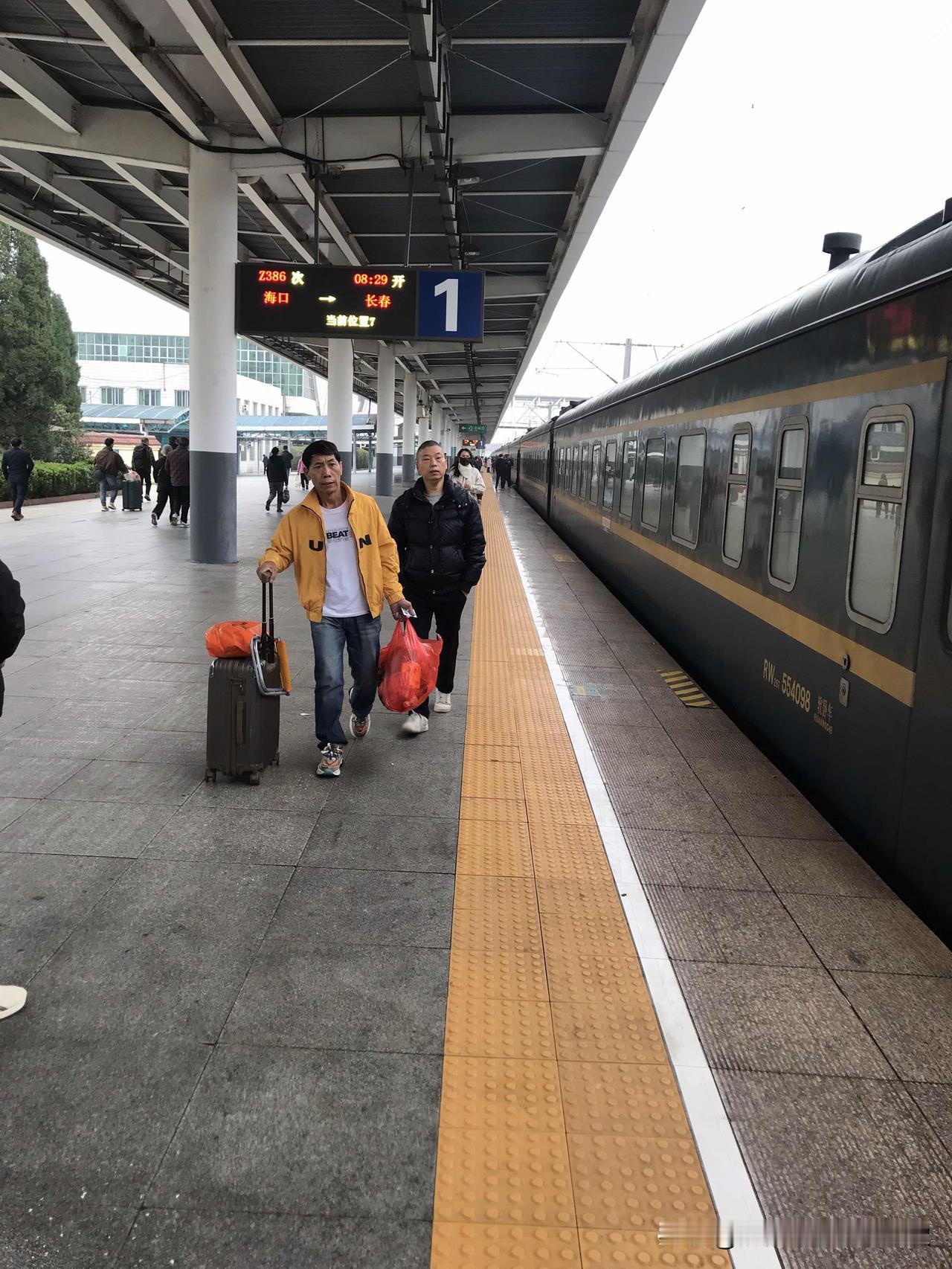 董事长ai在人工智能飞速发展的今天，每一个身处时代浪潮中的人，都在经历一场