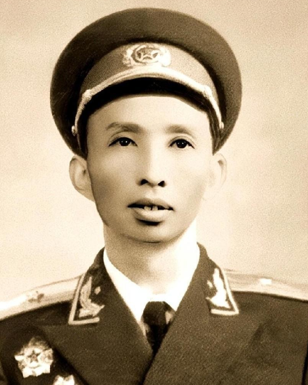 1955年大授衔时，开国少将李迎希，因为误会授衔时评低了一级，为了证明身份，他给