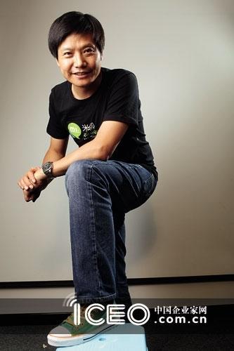 好家伙，雷军雷总，那简直是行走的“绰号批发市场”啊！从早年青涩的“雷布斯”，