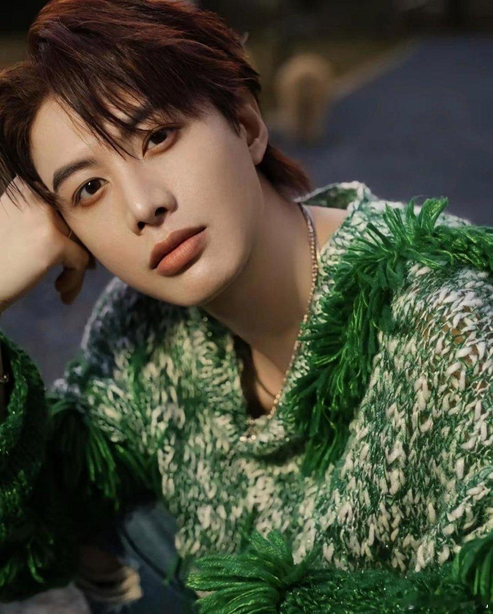 果然还是人穷的时候底气比较足，不信你看何健麒，他的女朋友都已经实名出来锤他了，他