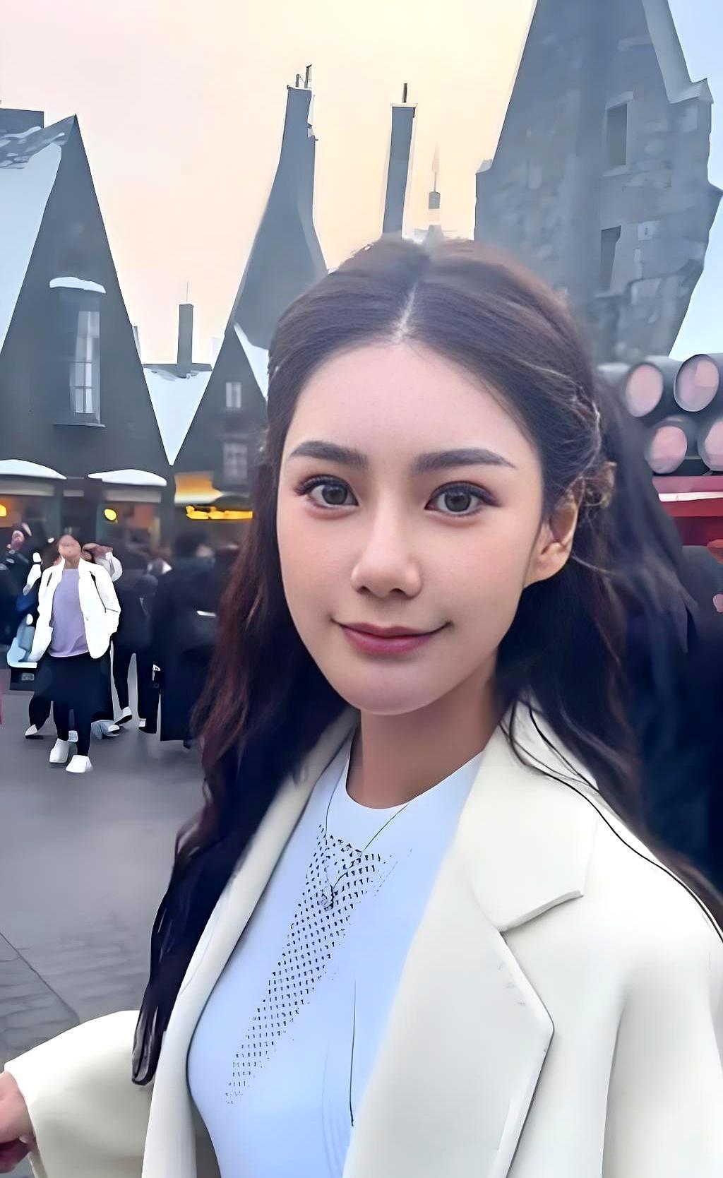 婆婆在直播间拿命换钱，儿媳却在镜头前卑微认错。马筱梅那句千错万错都是我的错，没能