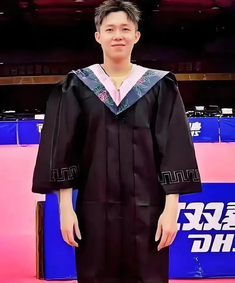 听说，王楚钦考上北大研究生了！这孩子厉害！恭喜！学业球业两不误。王楚钦这应该是学