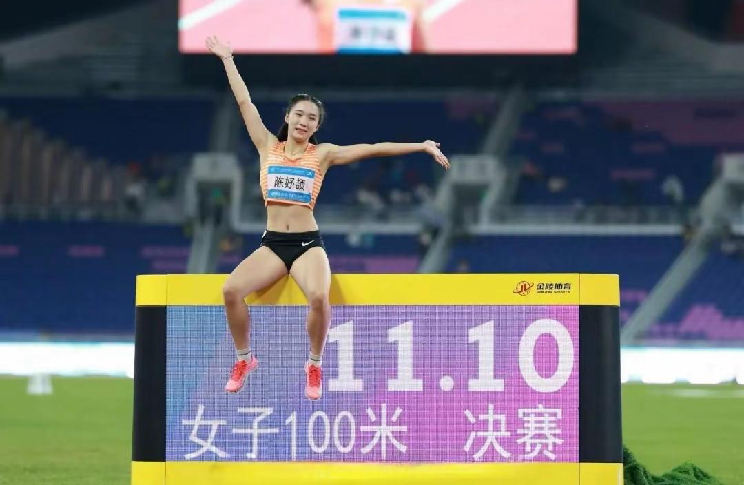 看陈妤颉16岁就已经夺了双冠，我才知道，原来每个人的人生是不同的，她在短跑这方面