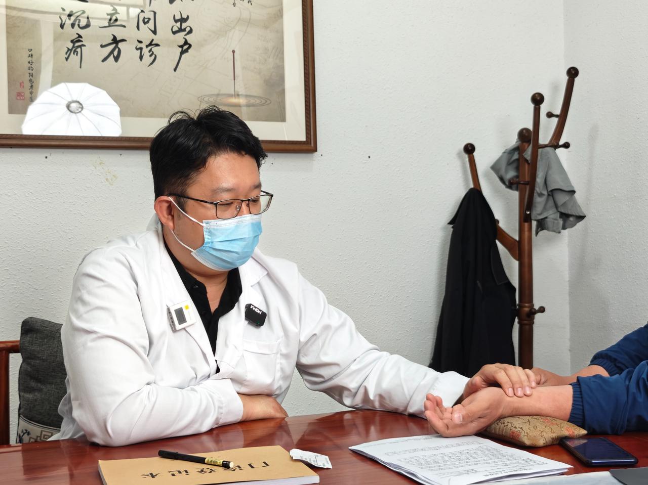凡斑块久治难消，活血化瘀无功，换杜仲寄生，往往柳暗花明！不少人体检查出颈动脉斑