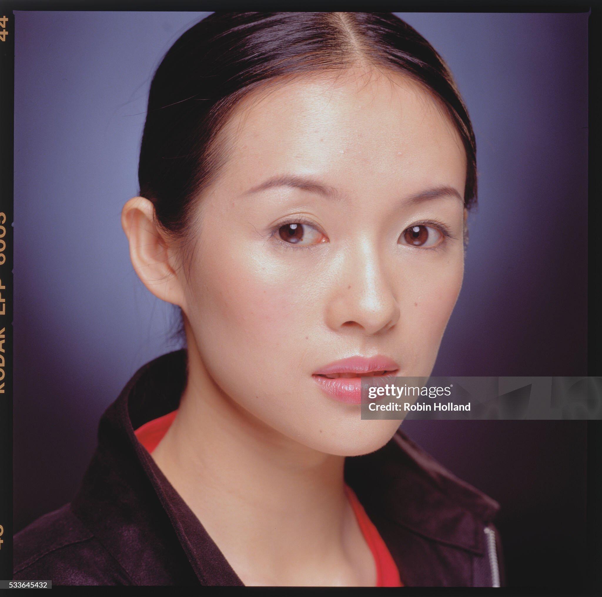 2000年好莱坞摄影师RobinHolland为章子怡拍摄的肖像照